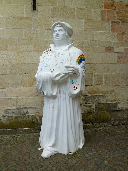 Martin Luther im Gedenkjahr der Reformation auf dem Kirchplatz